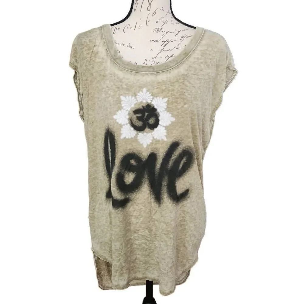 Chaser Ladies Size Small Green Love Graffiti Oversized Sleeveless Top